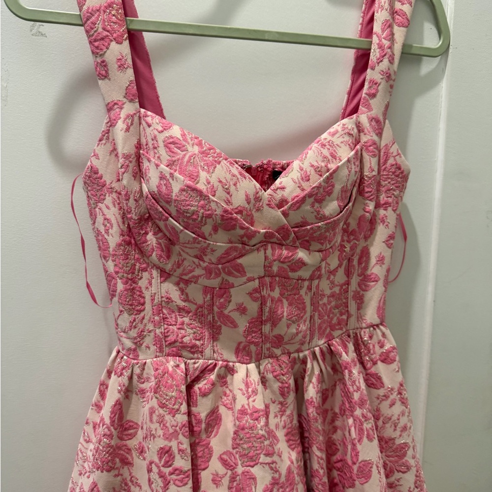 Windsor Pink and Cream Floral Dress - Picture 2 of 10